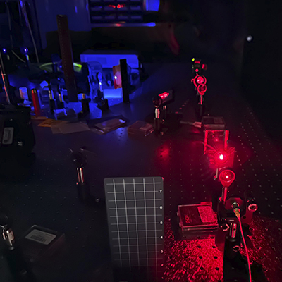 Laboratorio micro y nanofotónica